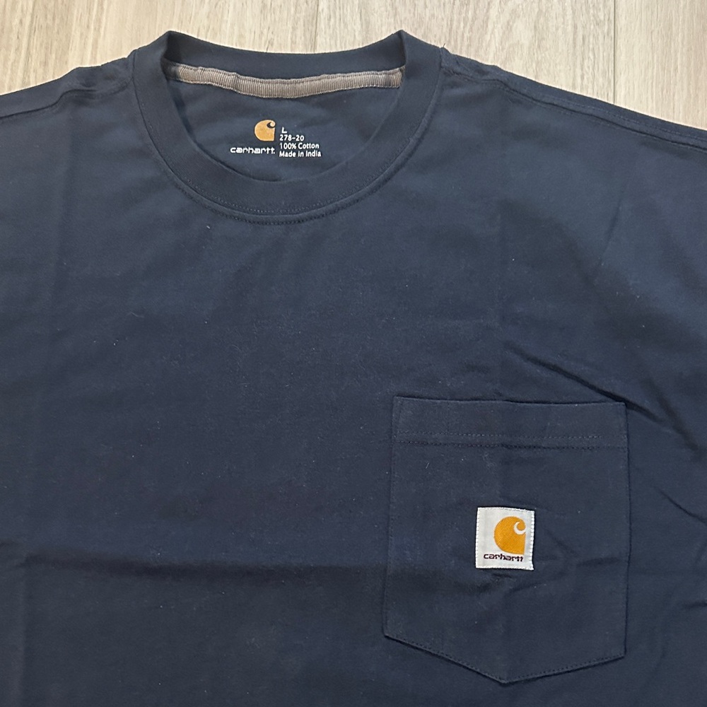 Men’s Carhartt Navy Blue Cotton Pocketed Short Sleeve Tee - Picture 2 of 10